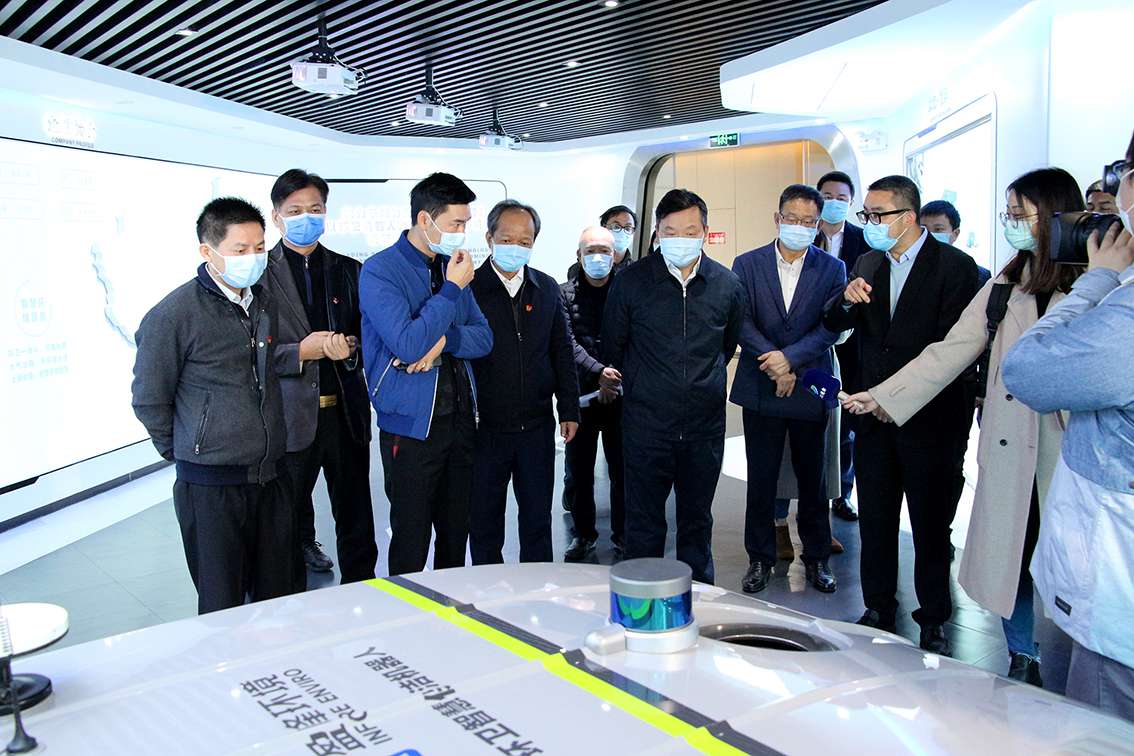 佛山市市长朱伟率队视察指导leyu.乐鱼环境复工抗疫工作，多款环卫消毒设备助力全国抗疫获赞！